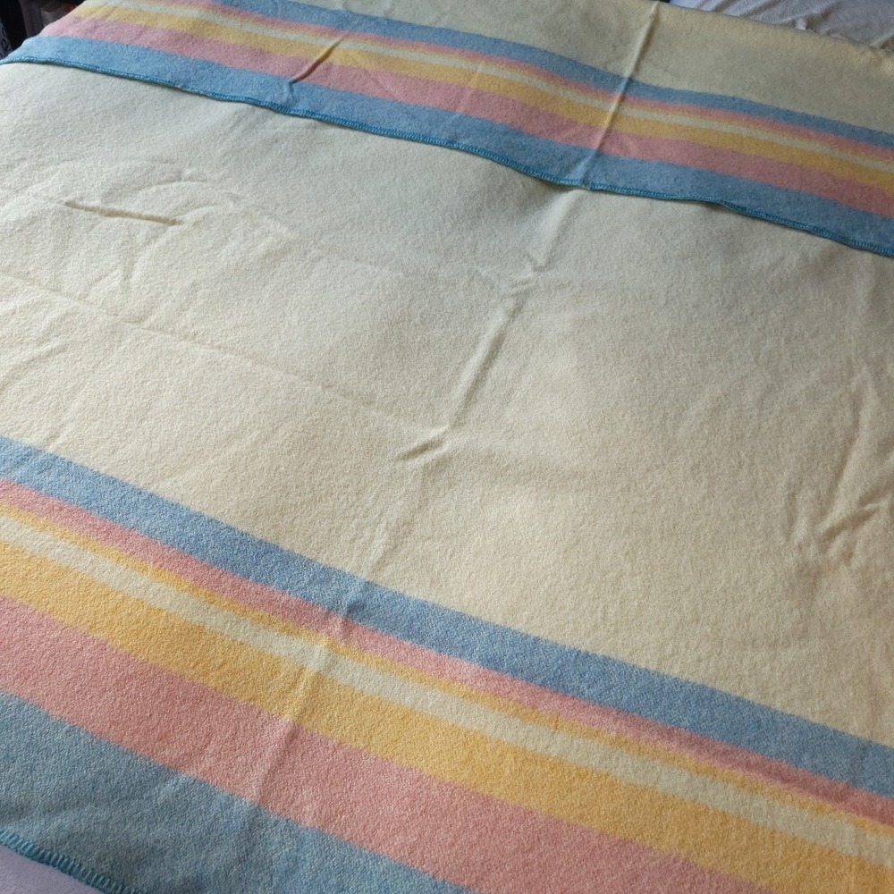 VTG Grehora Wool Blanket Cream Pastel Striped 66x84 Twin Full Cabin Cottage‎